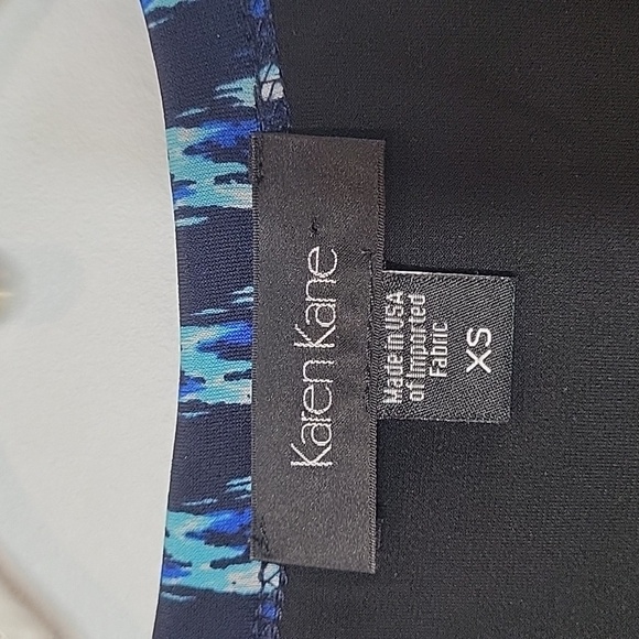 Karen Kane geometric blue & black short sleeve dress - Picture 4 of 5